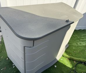 Rubbermaid container,if it’s posted it’s available. Only msg for pick up