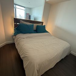 California King Bed With Mechanical Frame And Remote