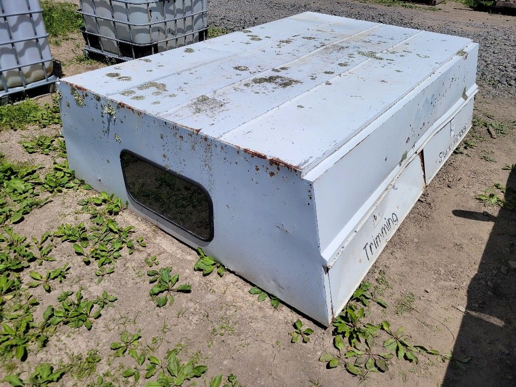 8' Contractor Truck Cap
