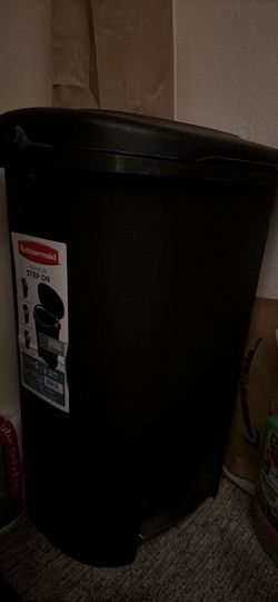 Trash can