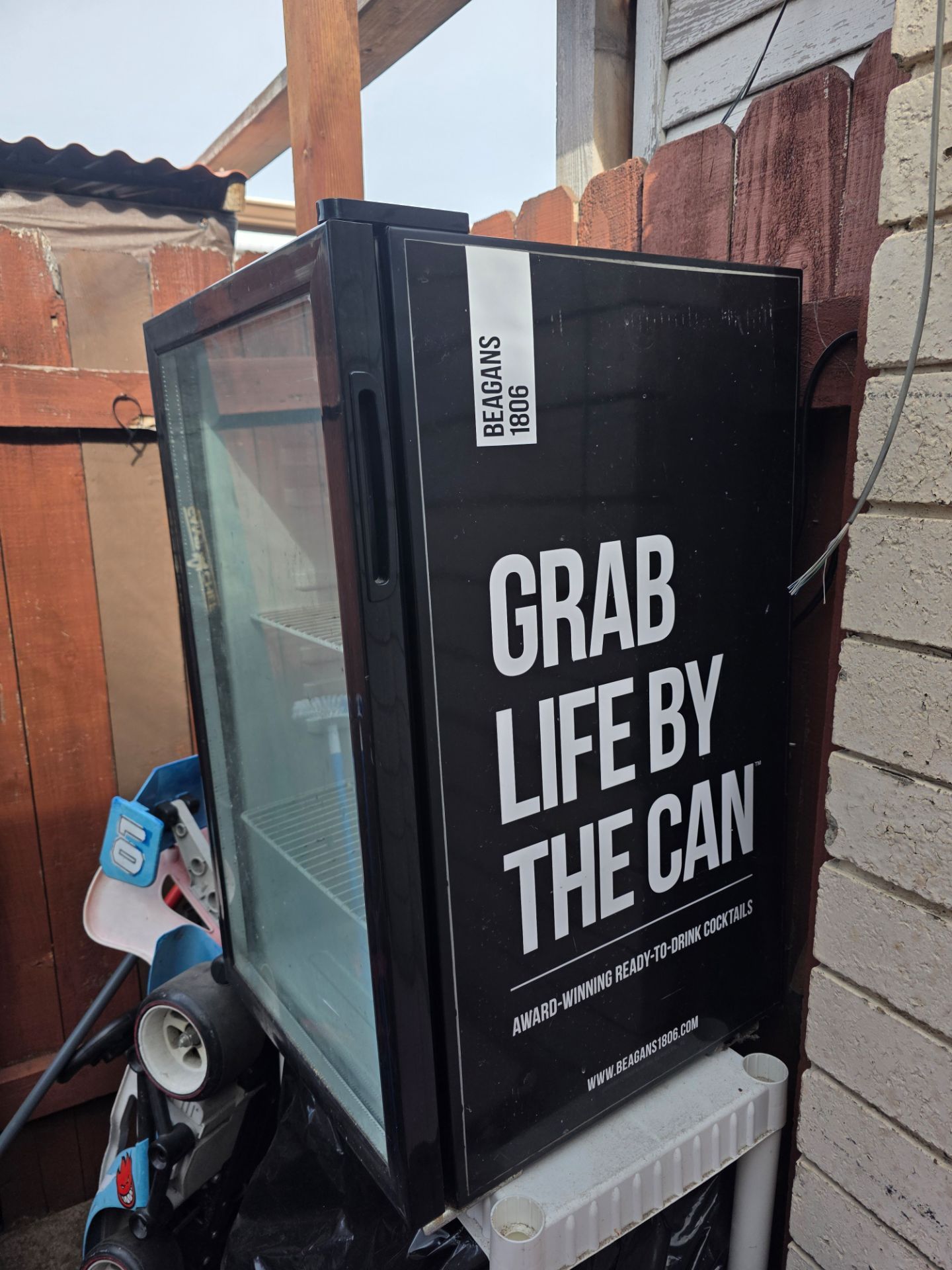 Mini fridge