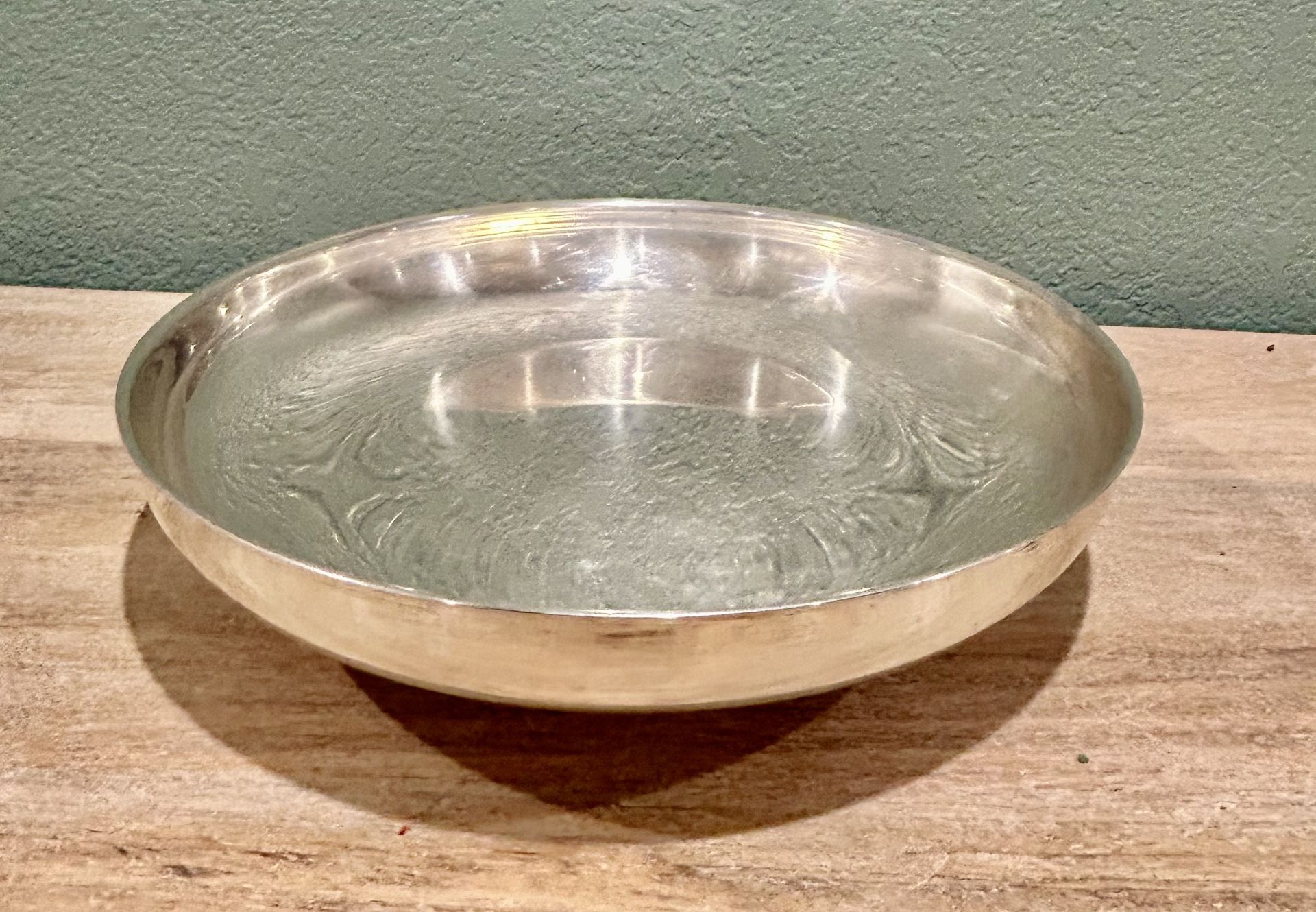 Oneida Deep Serving Dish Plated