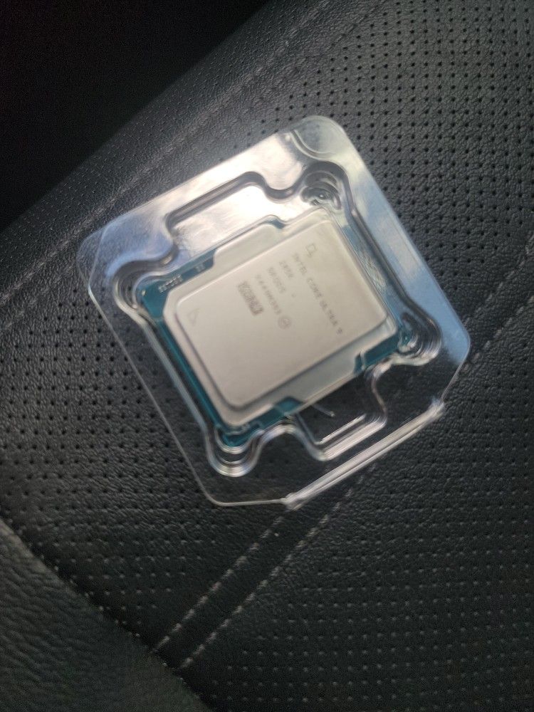 Intel® Core™ Ultra 9 Desktop Processor 285 24 cores (8 P-cores + 16 E-cores) up to 5.6 GHz