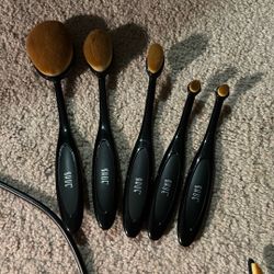 Makeup Brushes 