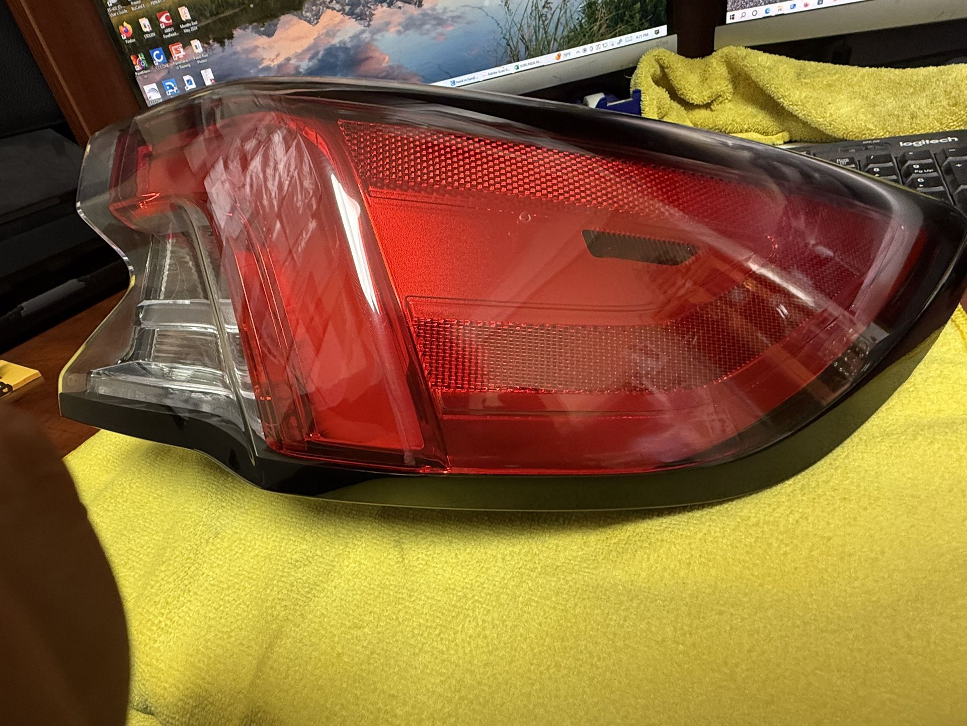 2020 2021 Ford Escape Right Tail Light