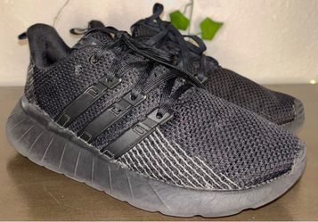 Adidas Questar Flow shoes kids Size 4.5