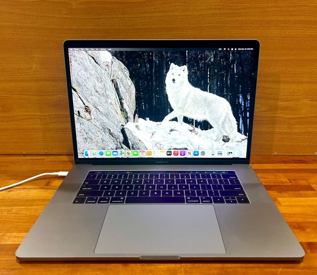 Apple MacBook Pro 15” TOUCHBAR 2017 i7 16GB 500GB