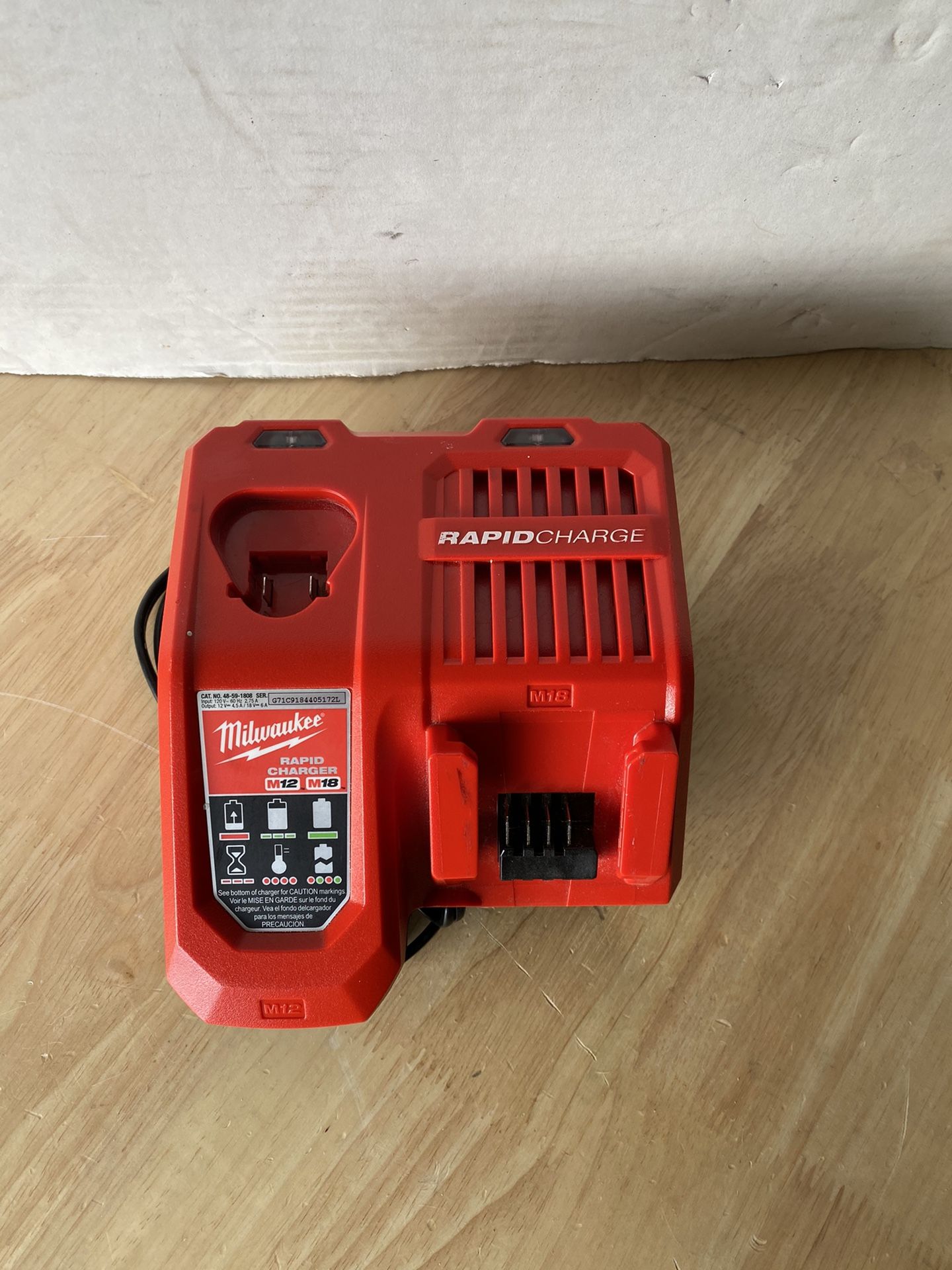 Milwaukee m12-m18 rapid charge
