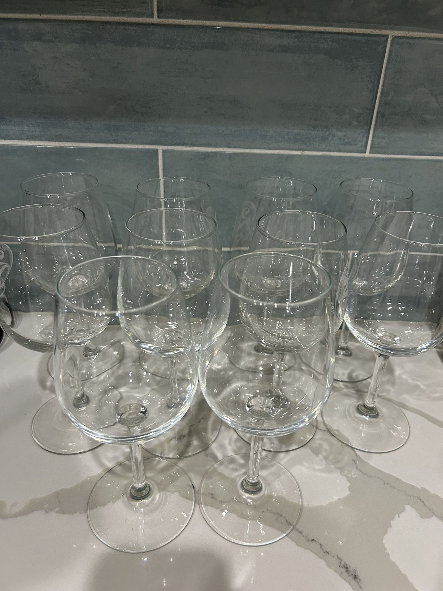 10 Wine Glasses 