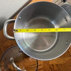 5 Quart pot with lid