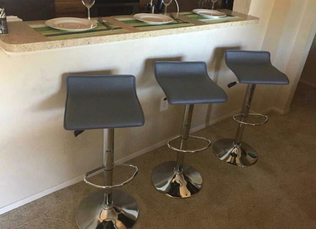 Set of 3 chair bar stools new in box