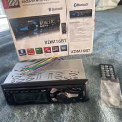 AM/FM Digital Media Receiver With Bluetooth 