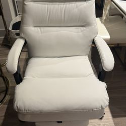 Big and Tall Office Desk Chair - Ergonomic 400LBS PU Leather Computer Chair With Foot Rest White 