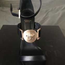 Gorgeous Black Versace Heels Size 39