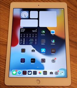 APPLE IPAD AIR LIKE NEW