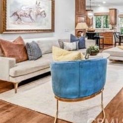 Couch With Chaise 