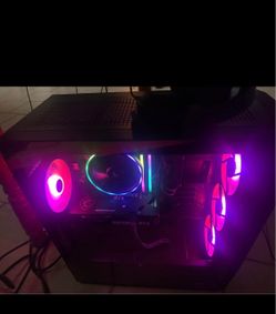 Custom Gaming PC with GeForce RTX GPU