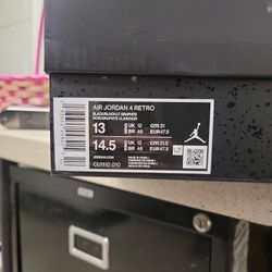 Jordan 4 Retro