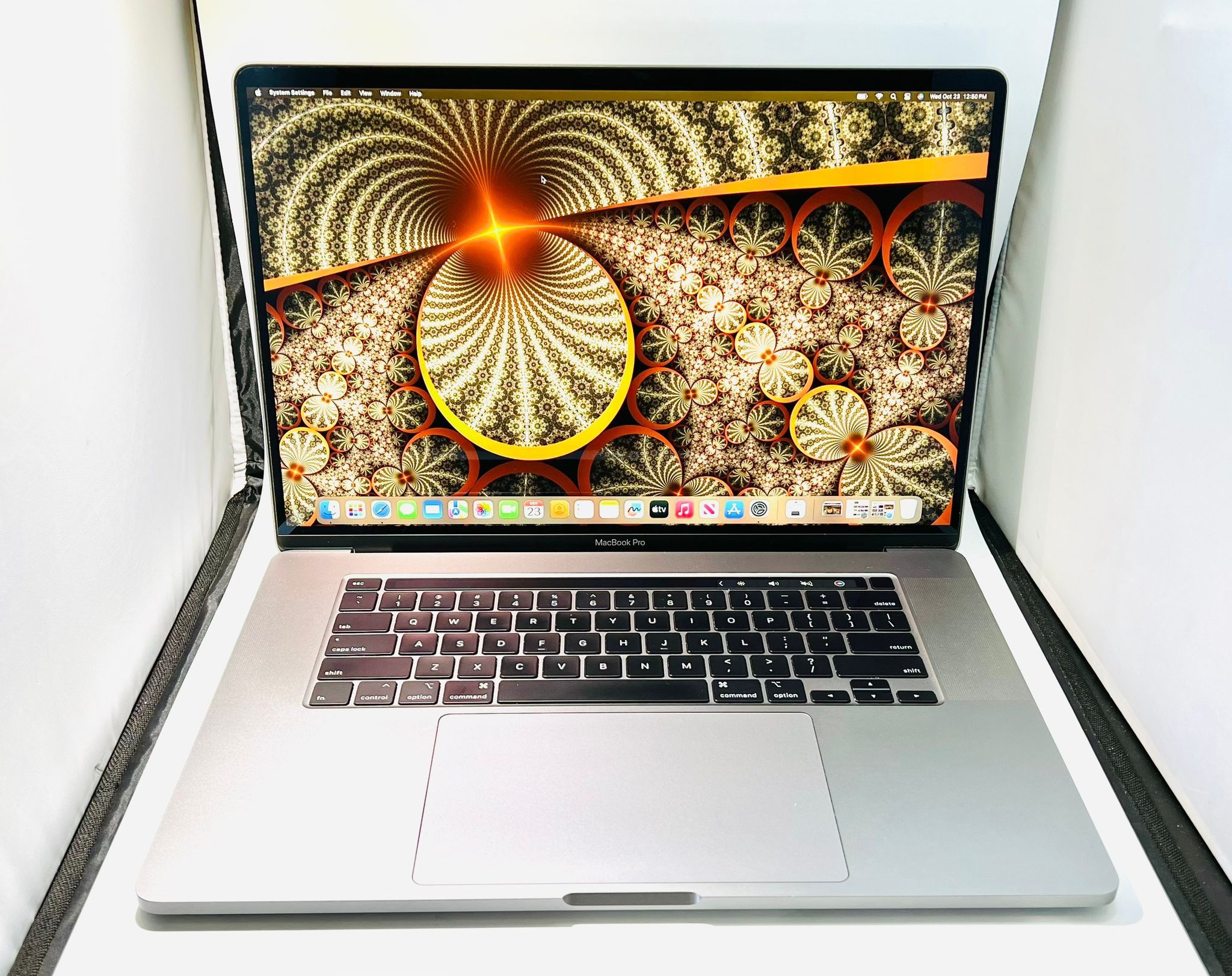 Apple MacBook Pro 13” 2020 TouchBar i5//16GB//1TB Fully Functional