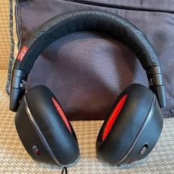 Plt 8200 Uc Wireless Bluetooth Headphones