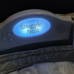 Snuggle Nest With 1 Fitted Sheet