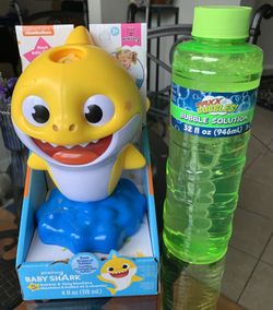 Baby Shark Musical Bubble Machine