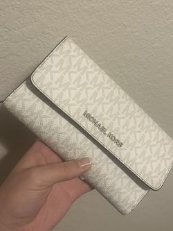 White & Grey Michael Kors Wallet