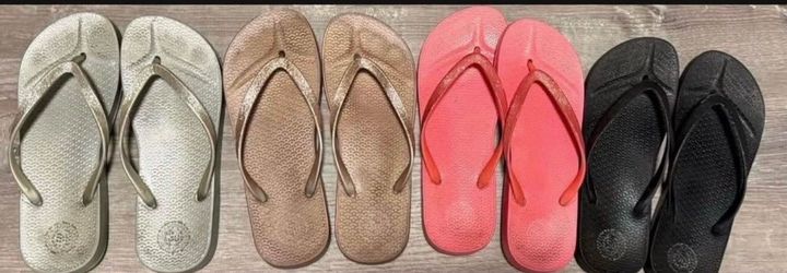 Womens flip flops lot size 8