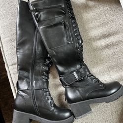 Brand New Boots Women’s Size 6 