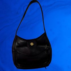 Women's Q&A Black Leather Shoulder Purse