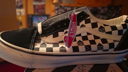 Vans. 12 men. New
