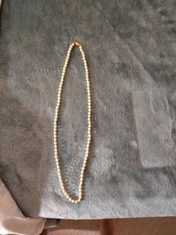 Monet Pearl necklace