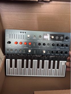 Micro freak Synth by Arturia (open box new)