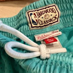 Mitchell & Ness Van Grizz Alt Teal mid length Shorts Men Lg OBO