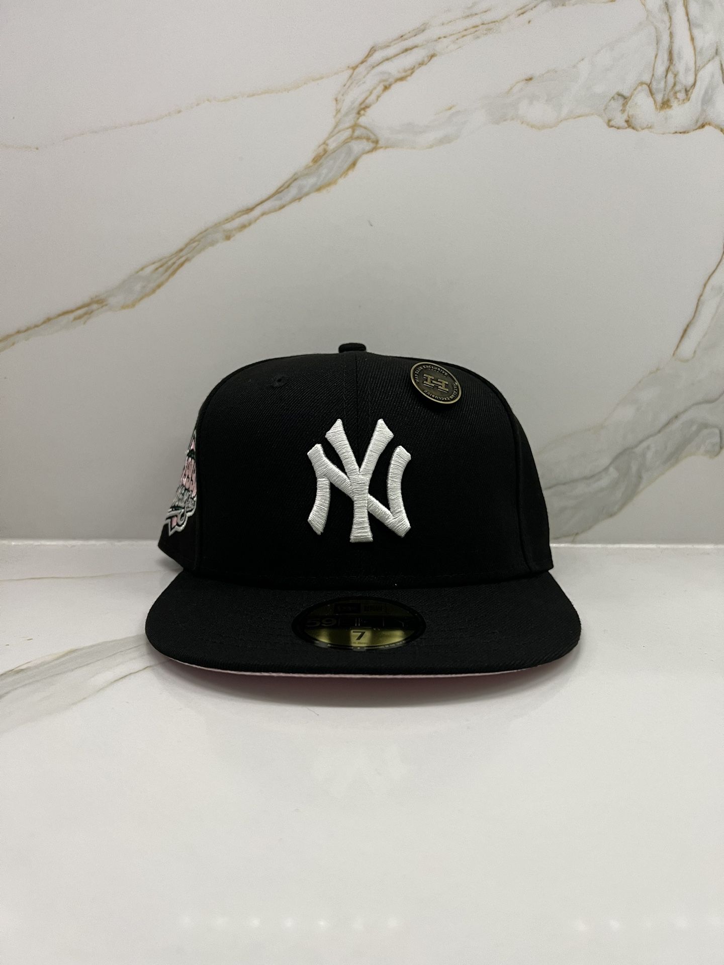 Hat Club New Era New York Yankees 1999 WS Cookies And Cream 5950 Pink UV Size 7