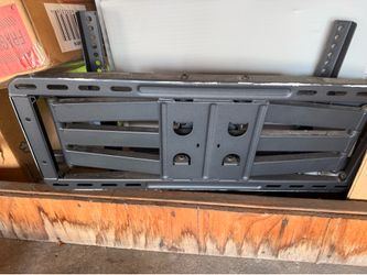 Heavy duty TV wall mount for 65-85” TV
