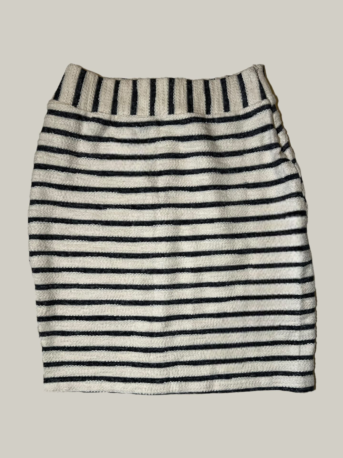 JOA Lines of Duty Cream Striped Pencil Skirt. 100% Cotton. Size M