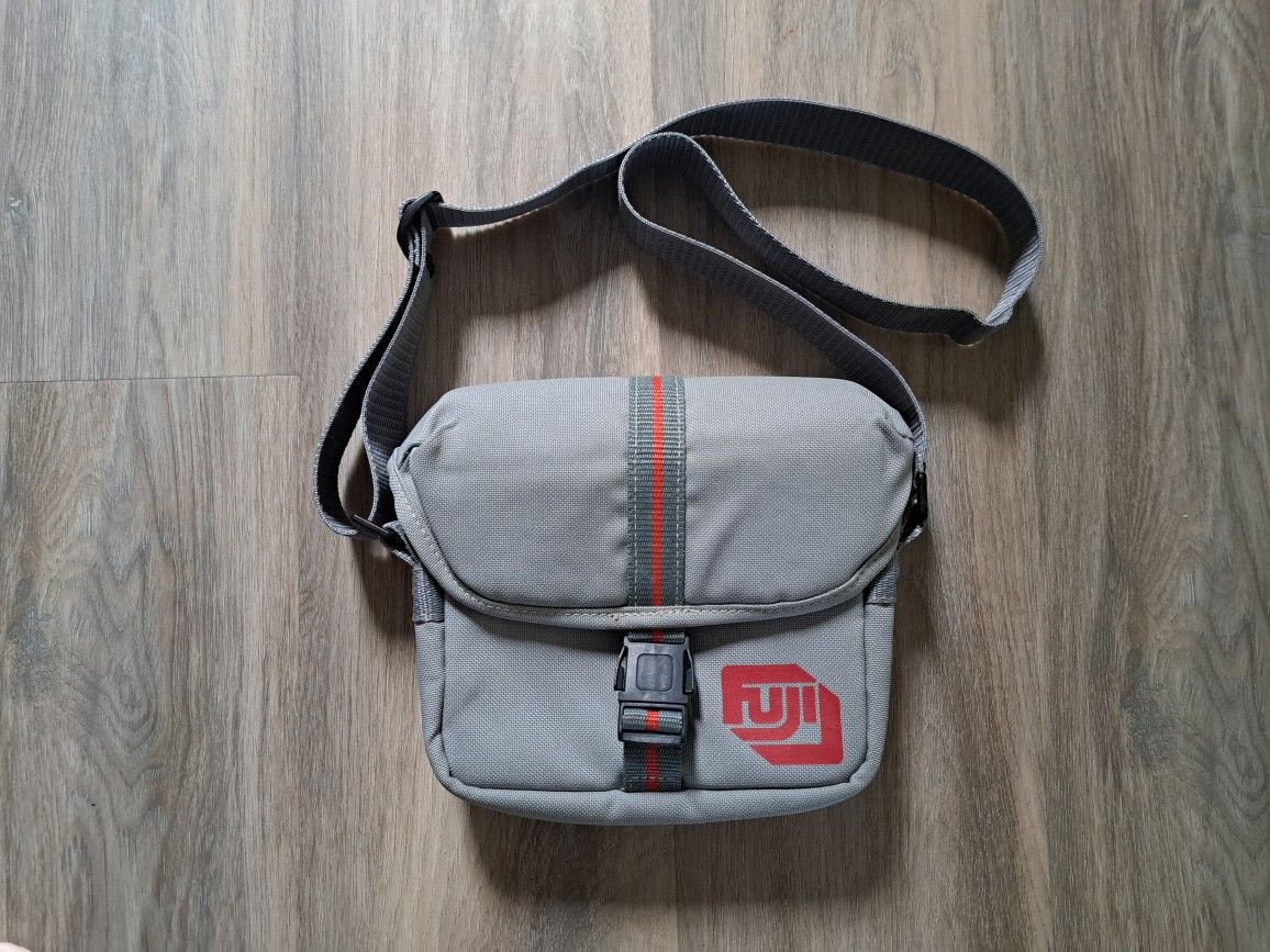 Camera Carrying Case Bag - New - Adjustable Strap