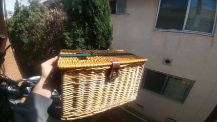 Picnic basket