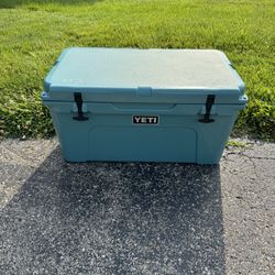 YETI 65 Tundra Cooler