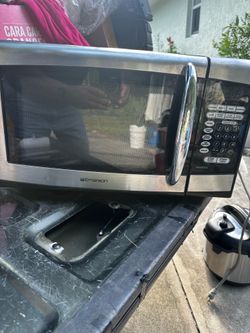 Small Microwave Oven