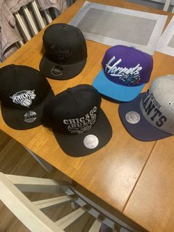 Snap back hats,  Lakers, Hornets, Knicks, Bulls and Giants