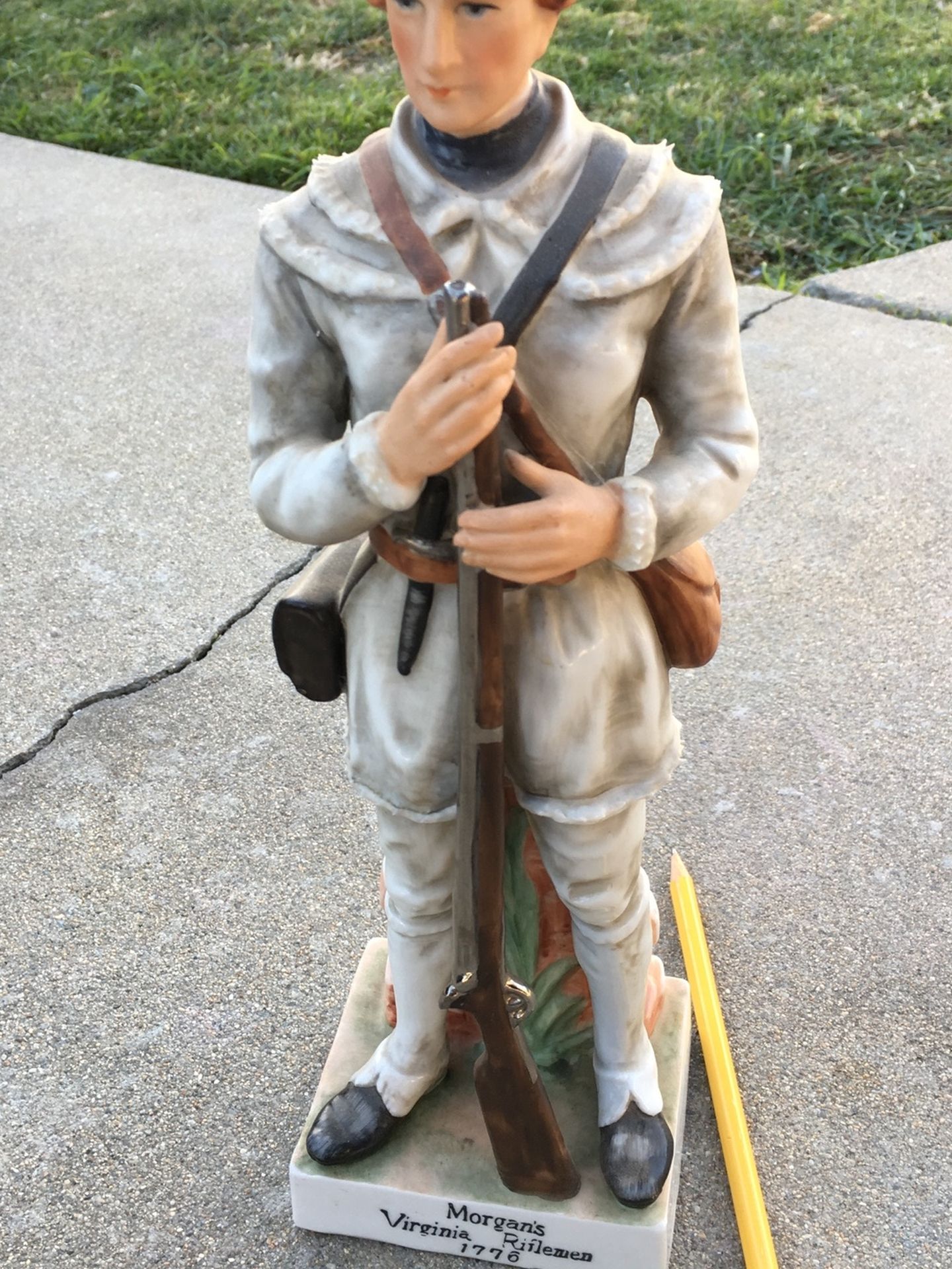 1776 Virginia Rifleman Statue