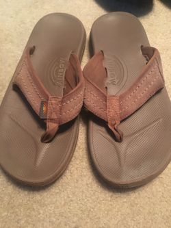 Boys/Men’s shoes size 8