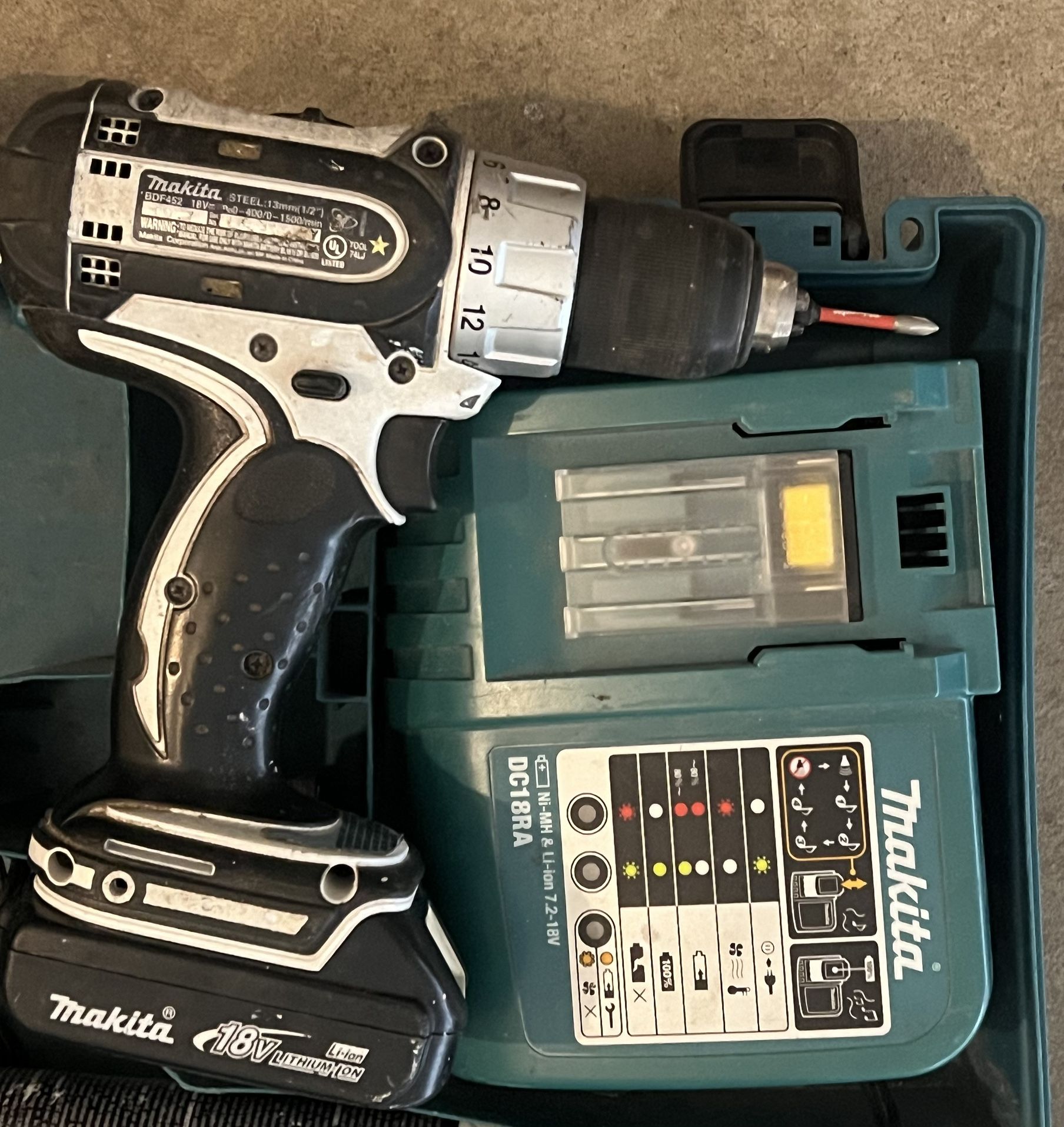 Makita BDF452 Cordless Drill with charger, 01 18v Lithium Battery & Case.