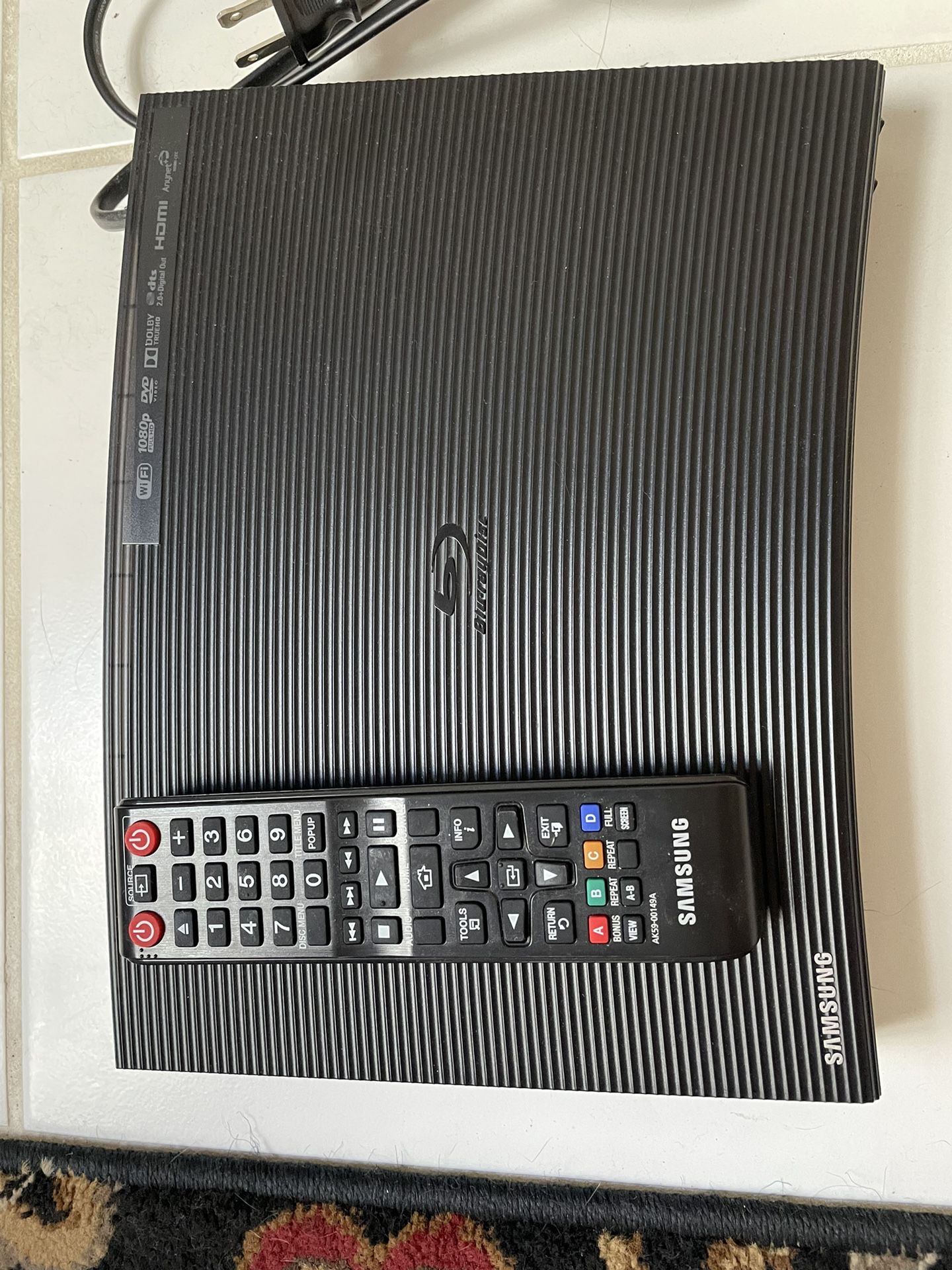BLUE RAY DVD PLAYER W/REMOTE 