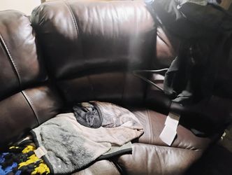 6 Seater Sofa With Recliners 8.5/10