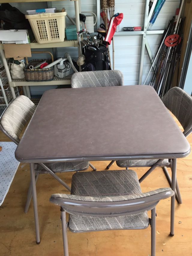 Card Table And 4 Chairs 