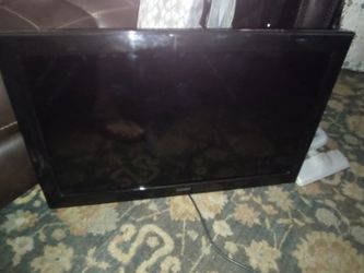 Coby 32-in TV Great Shape Needs Stand Or Wall mount And Remote 