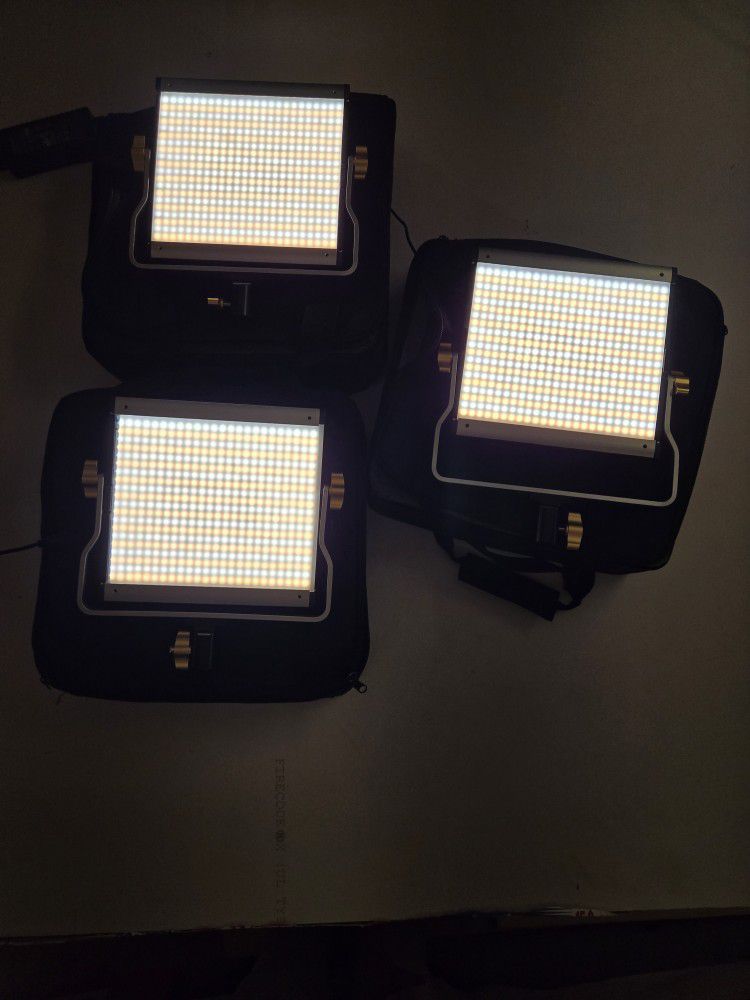 Neewer LED video lights set of 3

